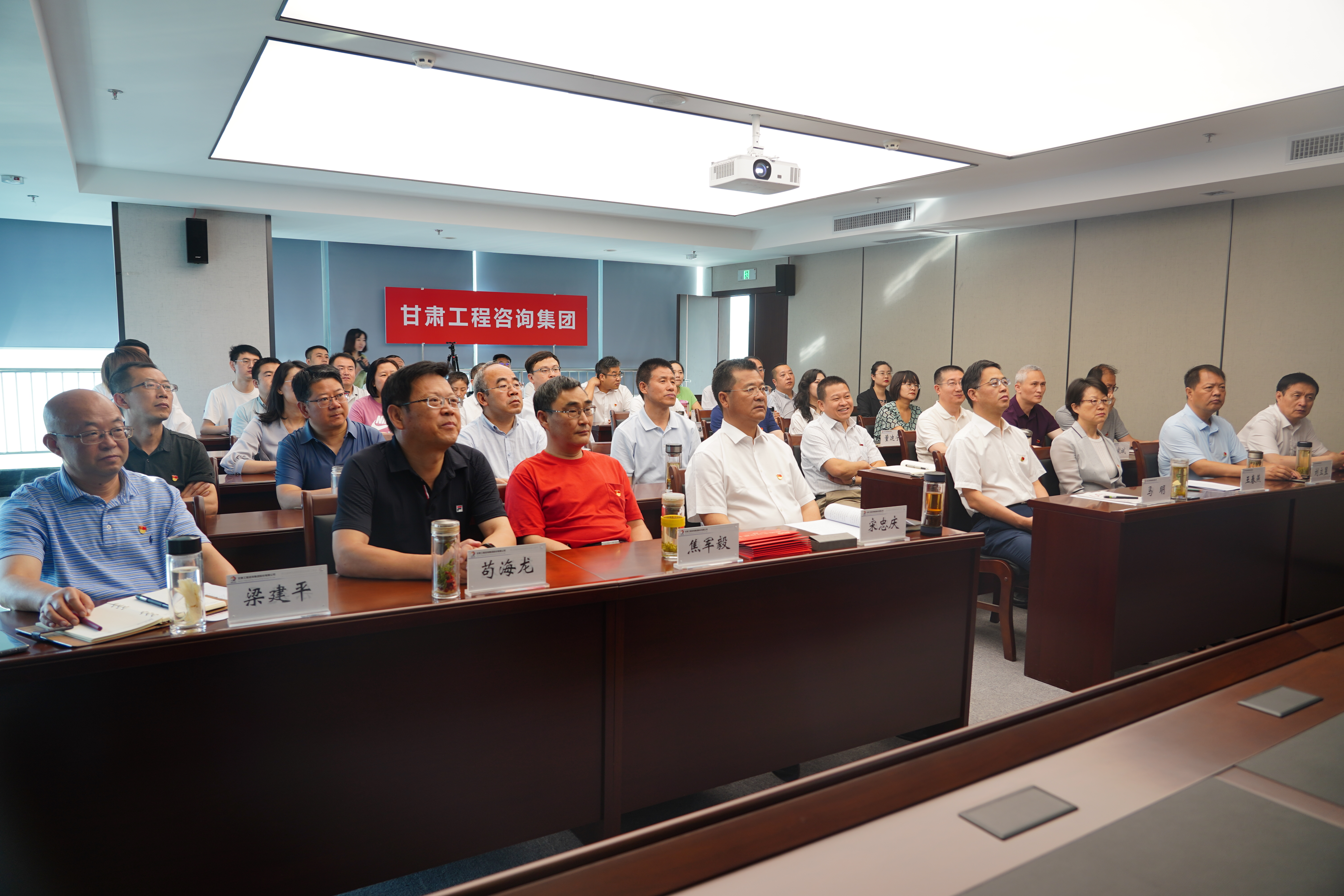 ����AG���鼯�ż��Ÿɲ�ְ�������տ���ף�й�����������100������ֱ��ʢ��