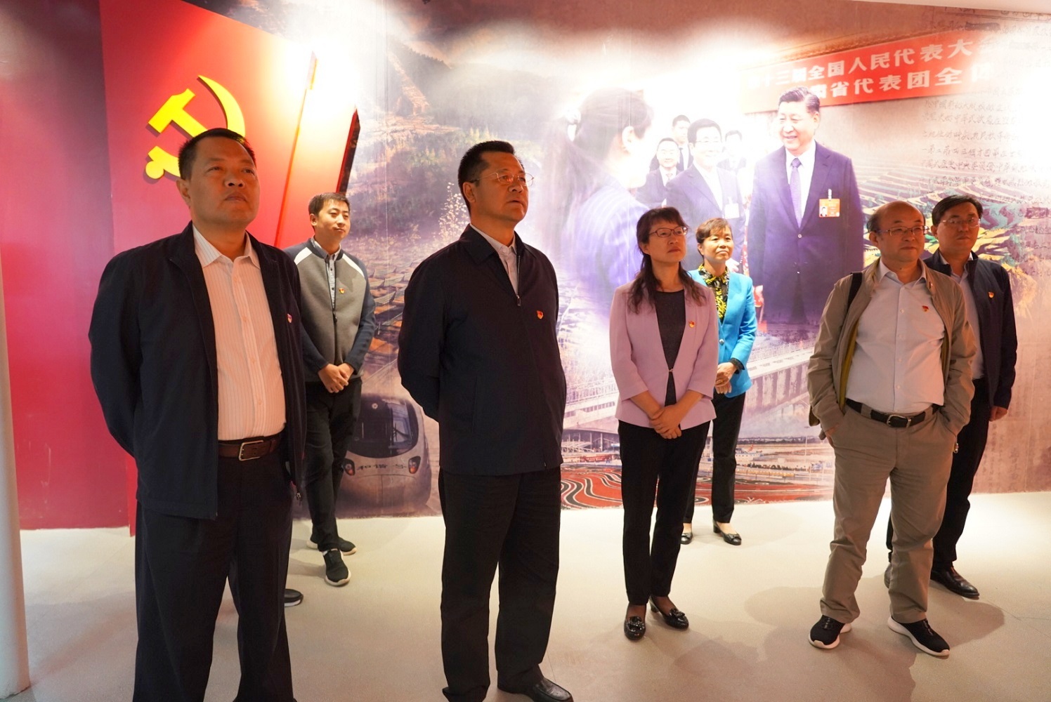 ���Ź�˾��չ���������ġ��μ�ʹ�������⵳���˶� <br/> �� �������������������չ