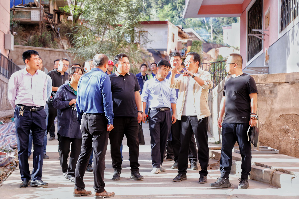 1634007136826055316.png 土木院国庆节慰问2.png